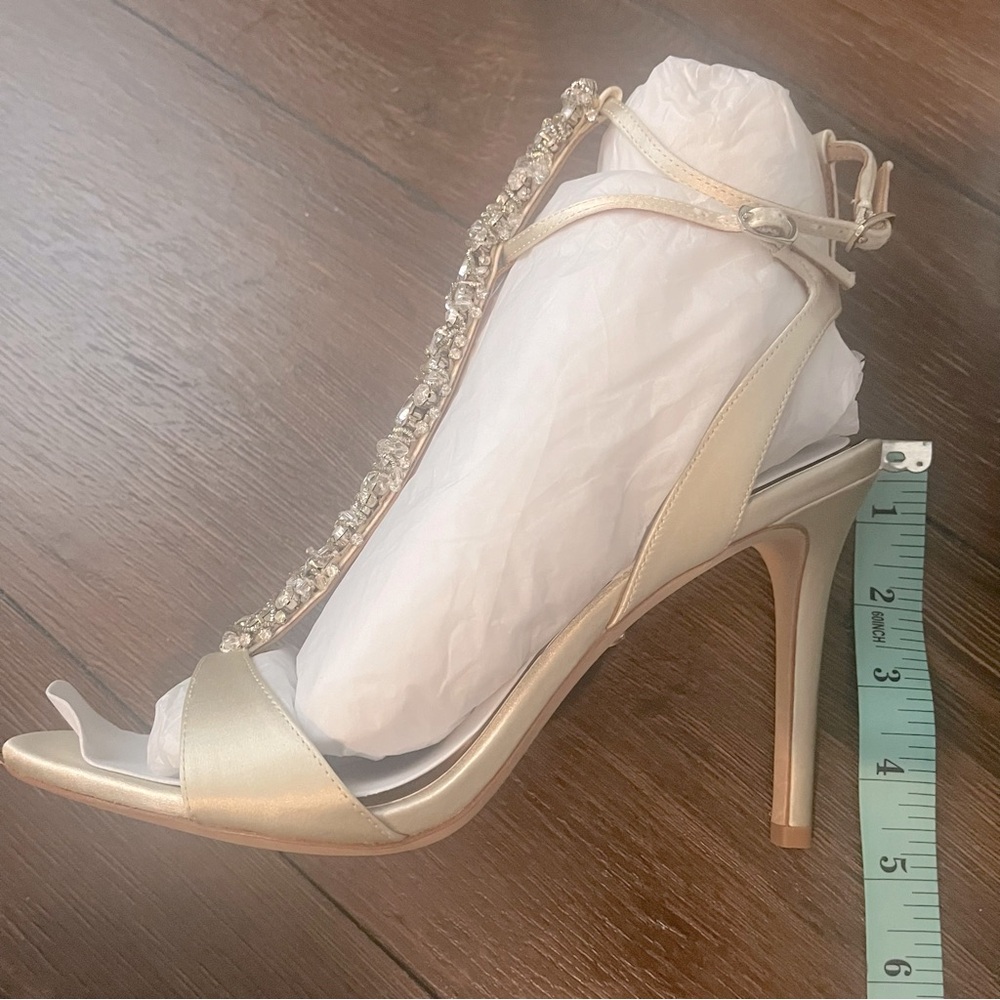 Badgley Mischka Gold Embellished Women's Sandals 9 - Picture 6 of 6